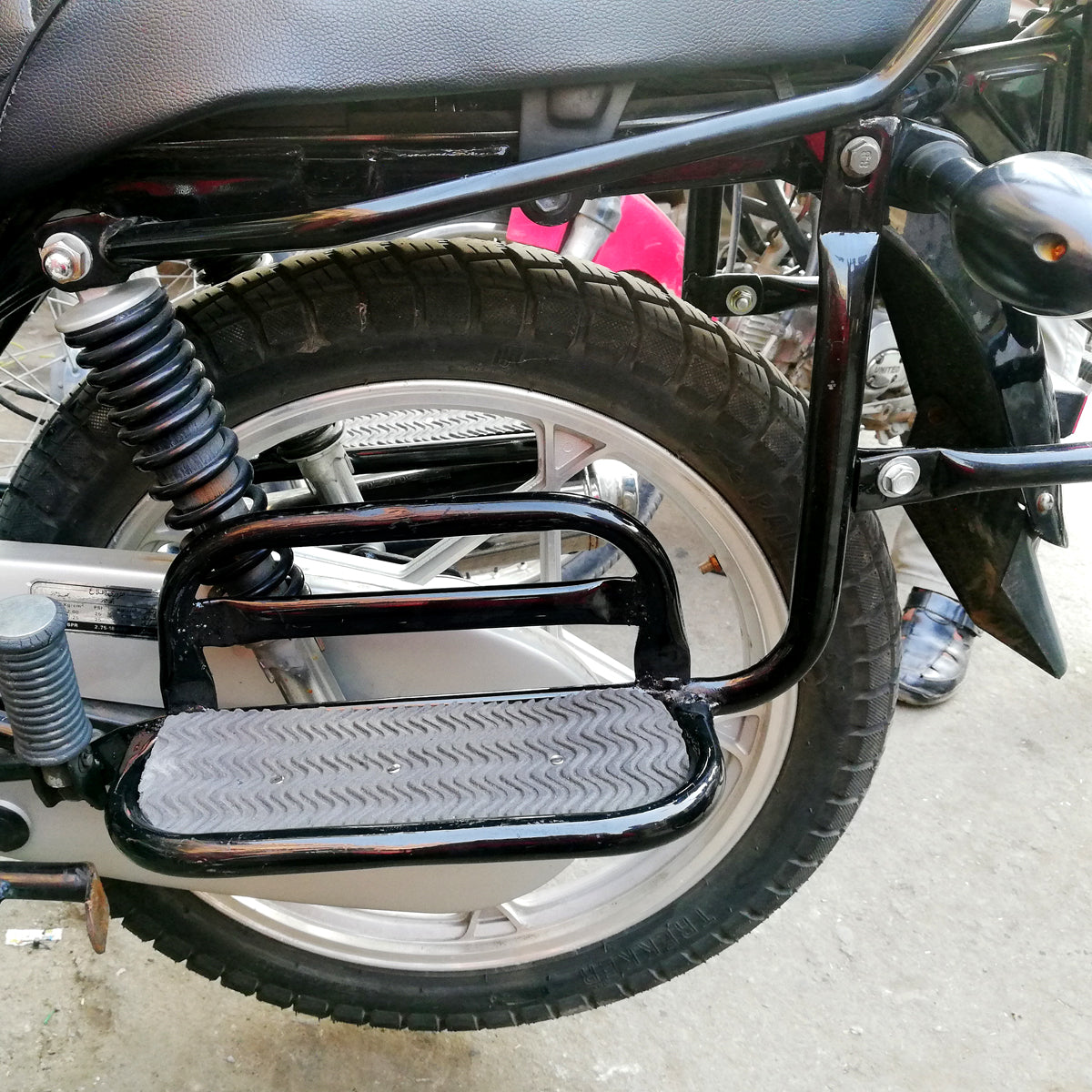 Suzuki Gs150 Footrest jali