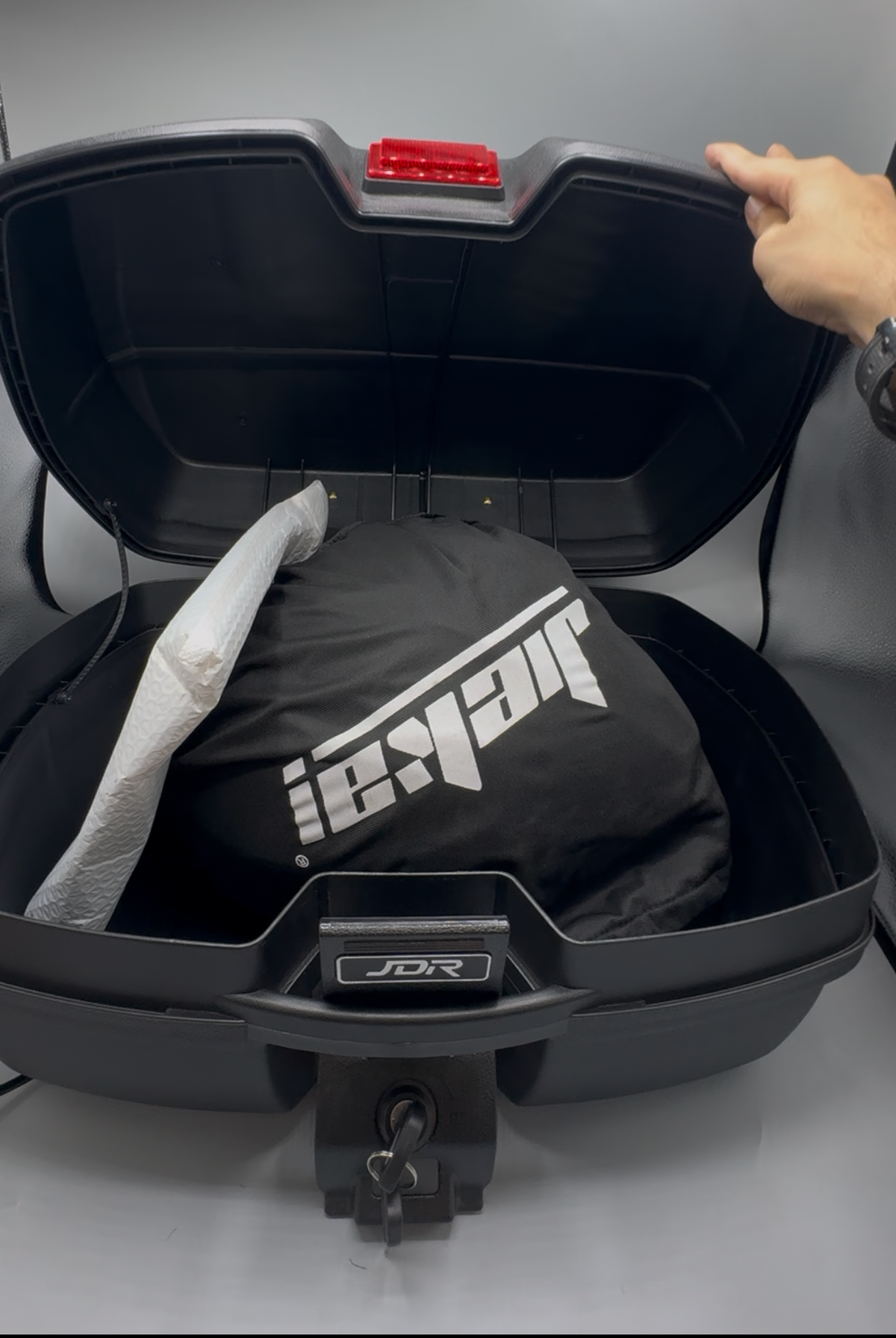JDR Tailbox 45 Liter with led light